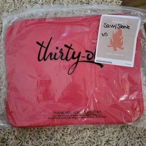NEW Thirty-One Savvy Sleeve